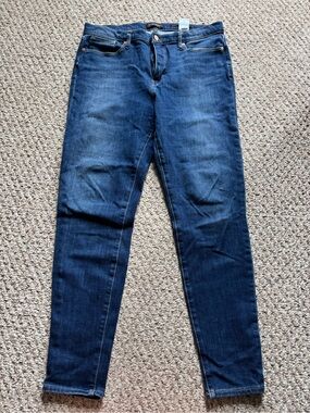 Banana Republic Women’s Skinny Jeans in Dark Blue Wash